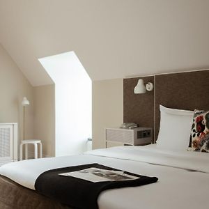 Studio met een King Size Bed in de Zolder
